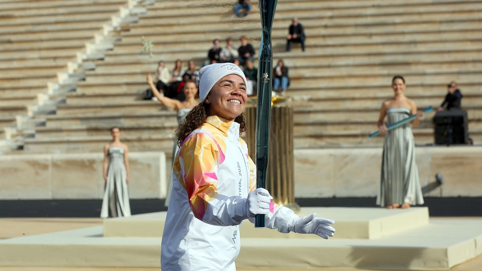 Milano-Cortina, al via il lungo viaggio della Fiamma Olimpica