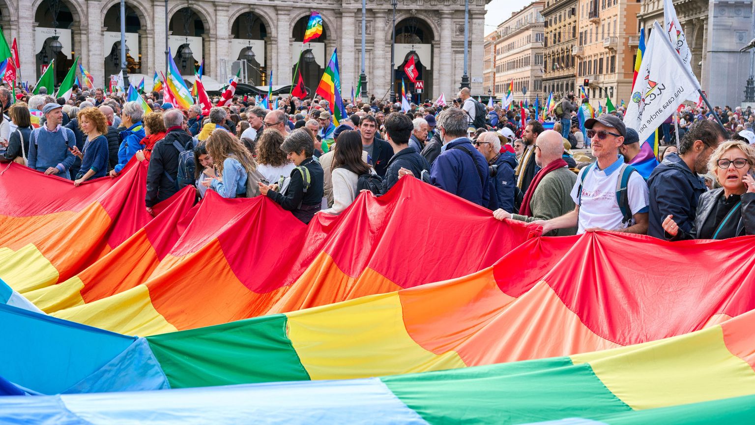 “Cetomedizzazione” e sfiducia: come sta l'Italia secondo il Censis