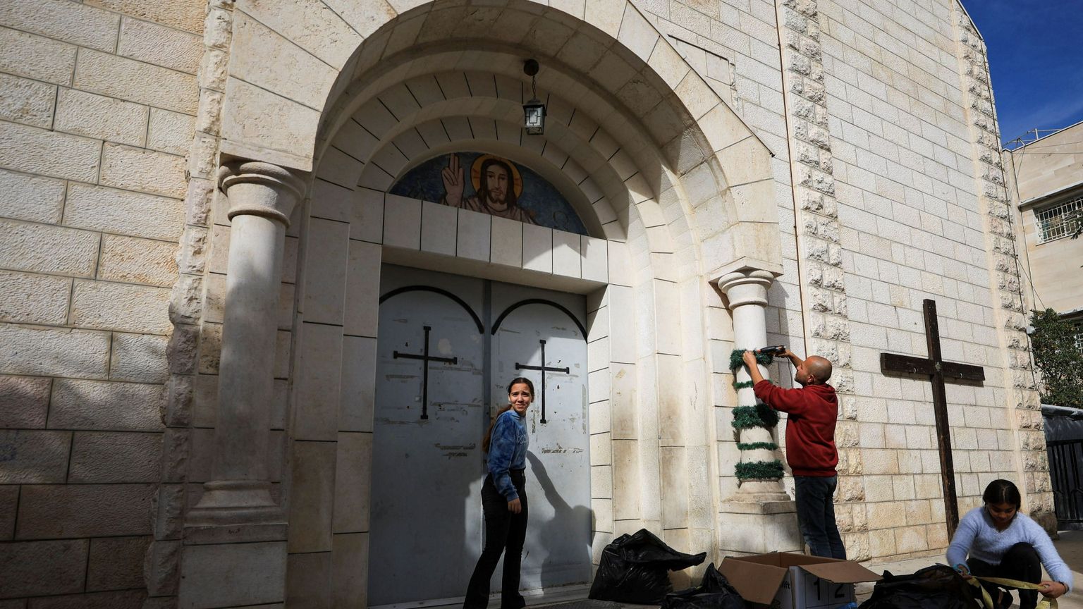 Dio mi è più intimo di me stesso: ma so fargli spazio?