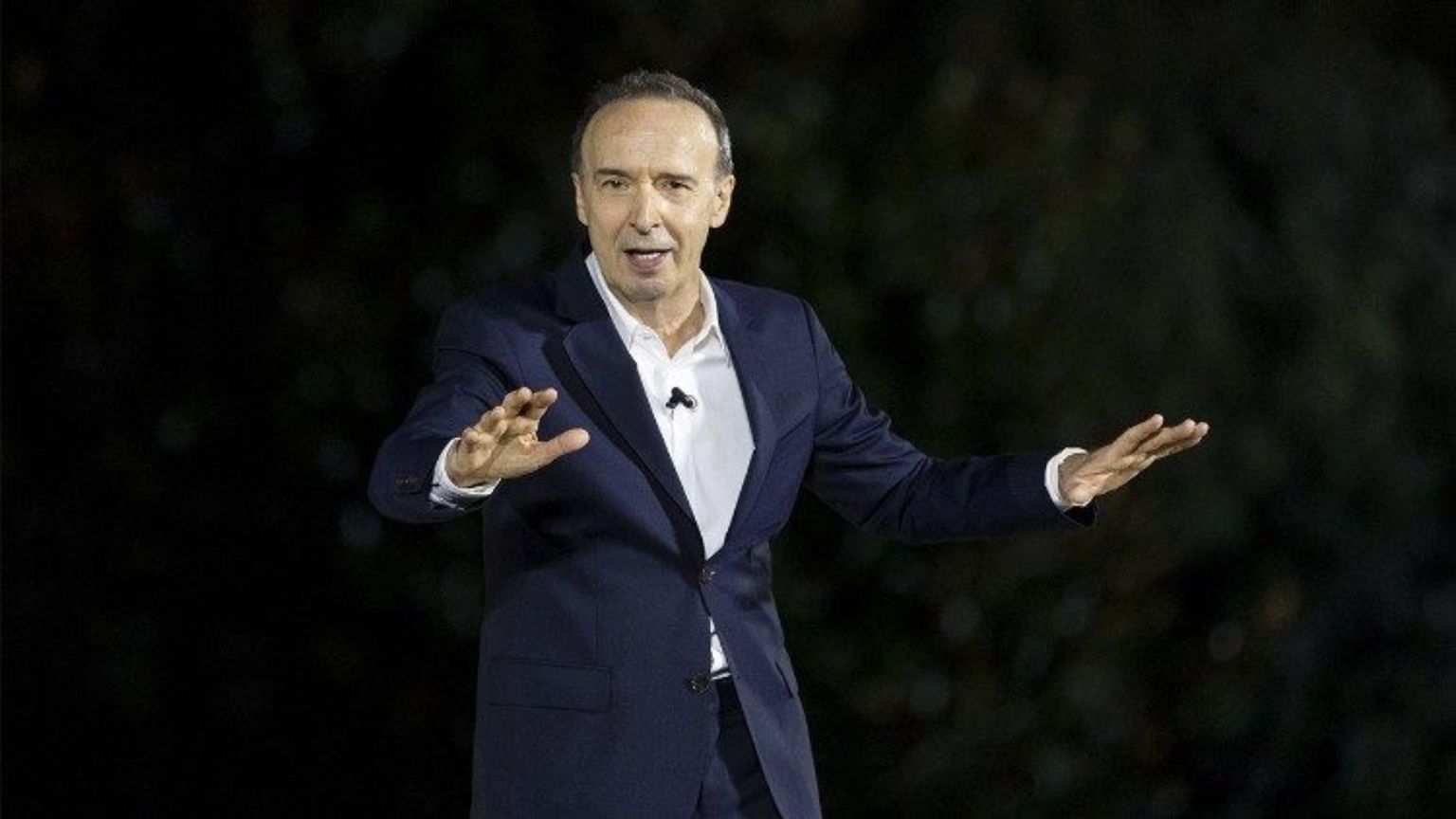 Il mattatore Benigni, uomo solo nel vento e re della parola