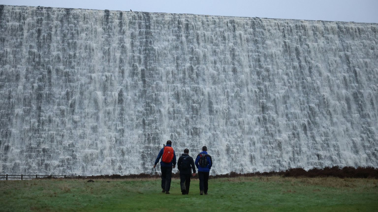 Ogni nodo è stretto per essere sciolto, il futuro ci chiama sempre