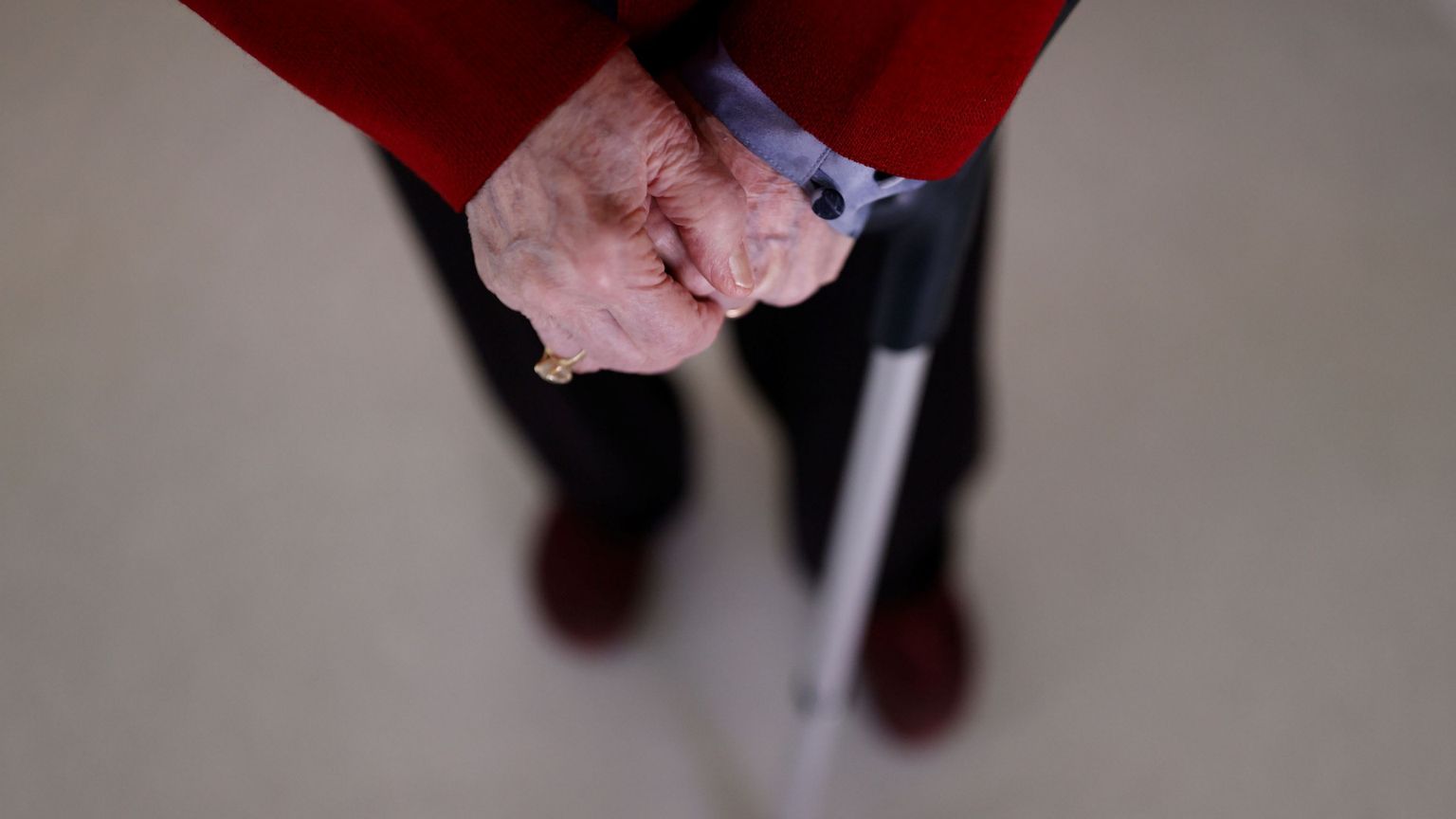 Osservasalute: italiani sempre più anziani, soli e meno sani