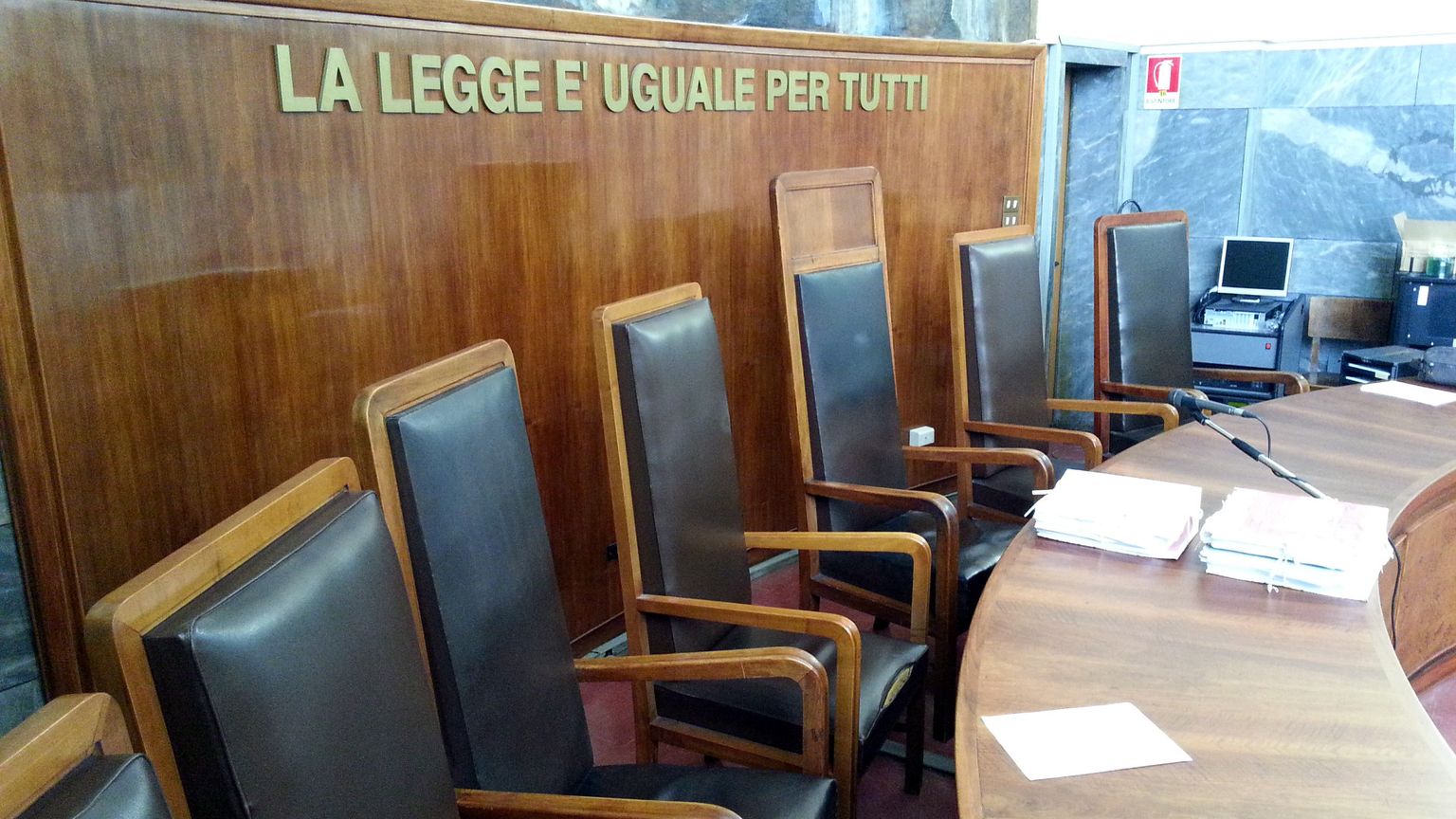 Le sentenze sgradite sono "politiche"? Il vizio del potere