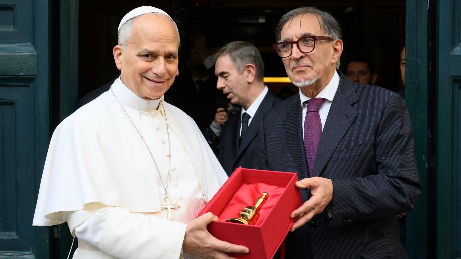 Leone XIV in visita alla biblioteca del Senato e alla nunziatura italiana