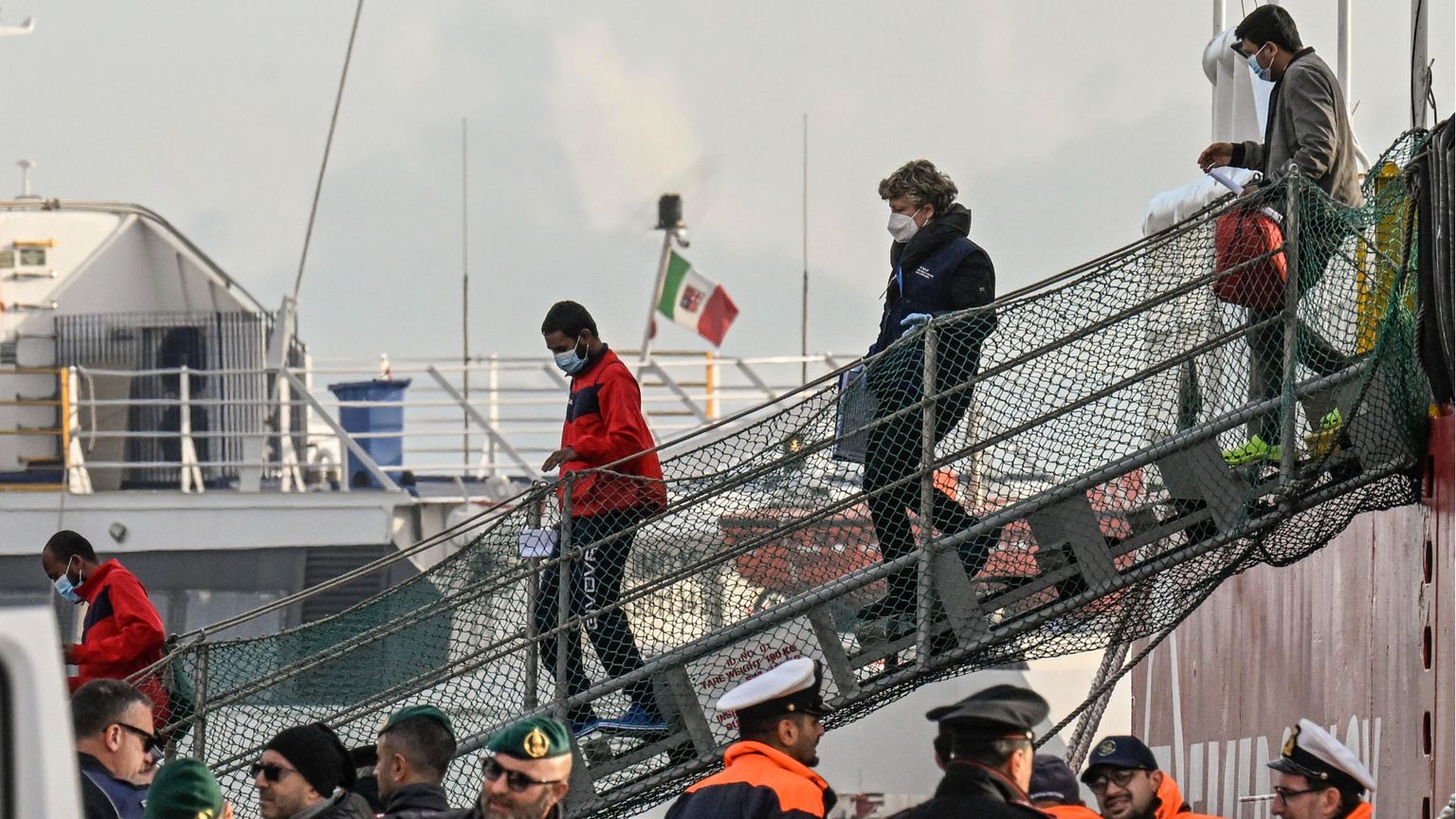 Sui flussi migratori la Ue accelera su Paesi "sicuri" e rimpatri veloci