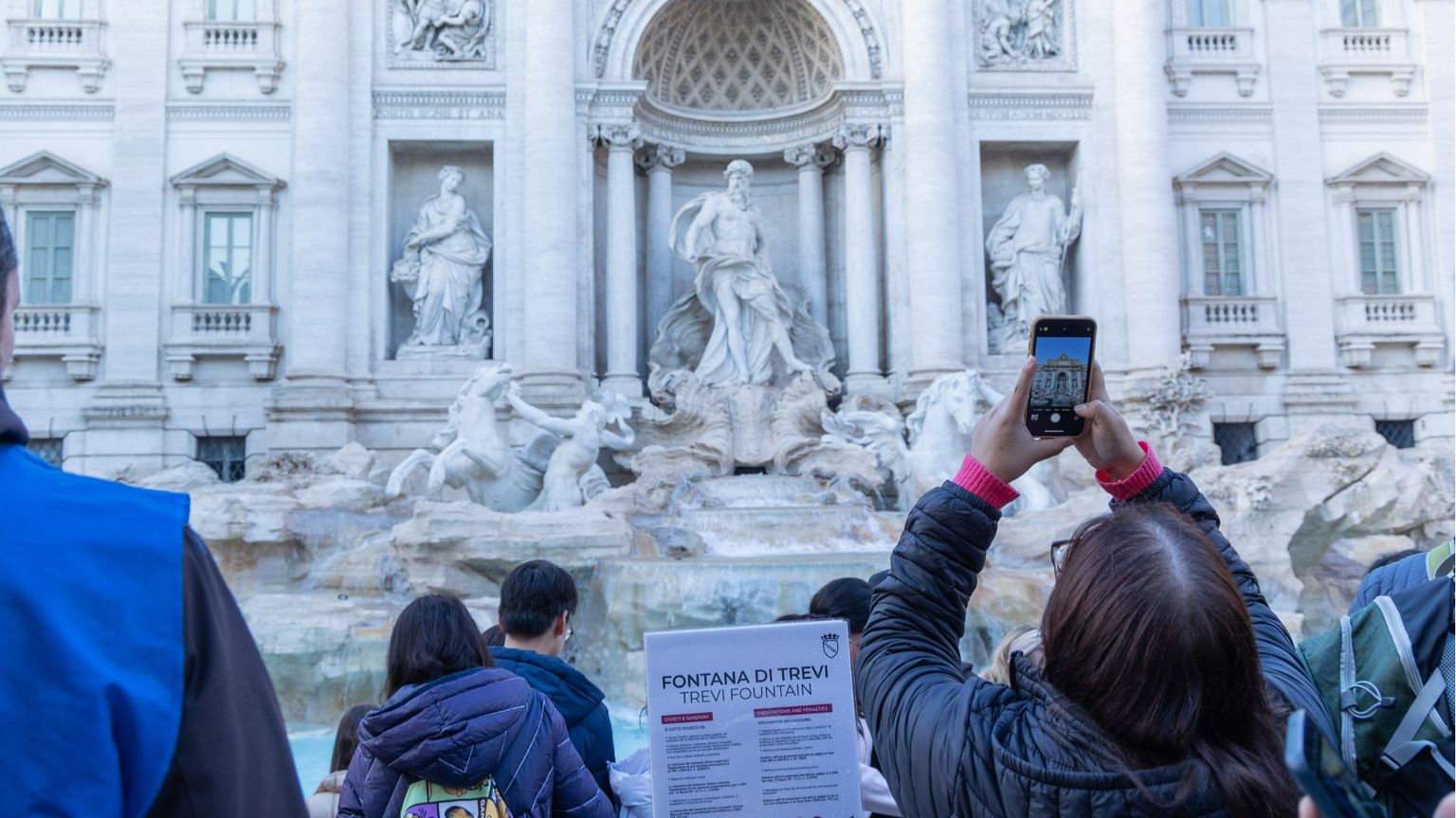 Roma, dal 1 febbraio 2 euro per i turisti a Fontana di Trevi