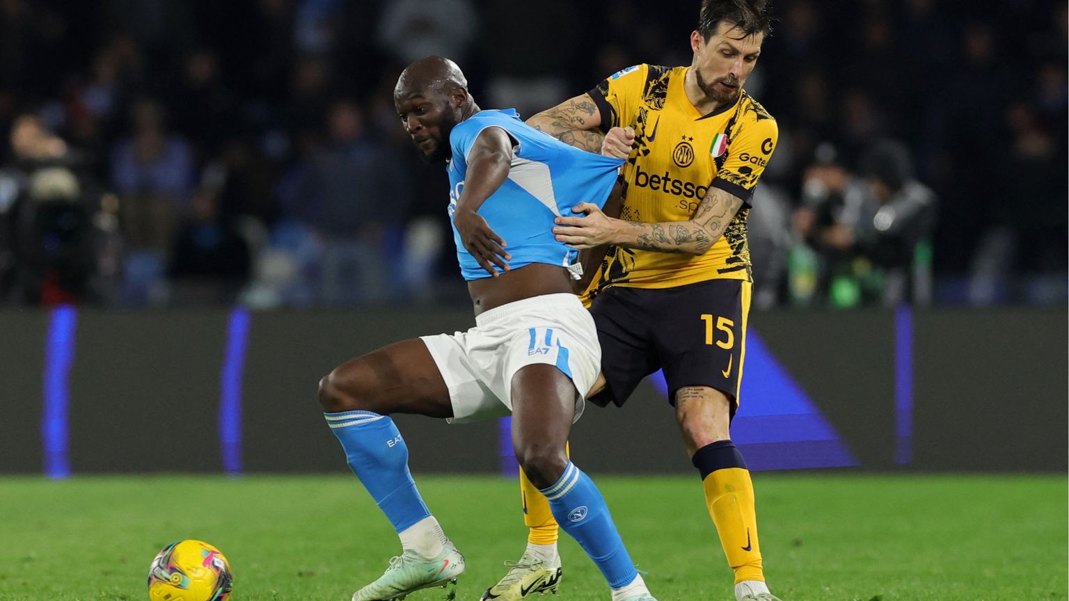 Per il "guerriero" Acerbi la sfida con la vita non finisce mai al 90'