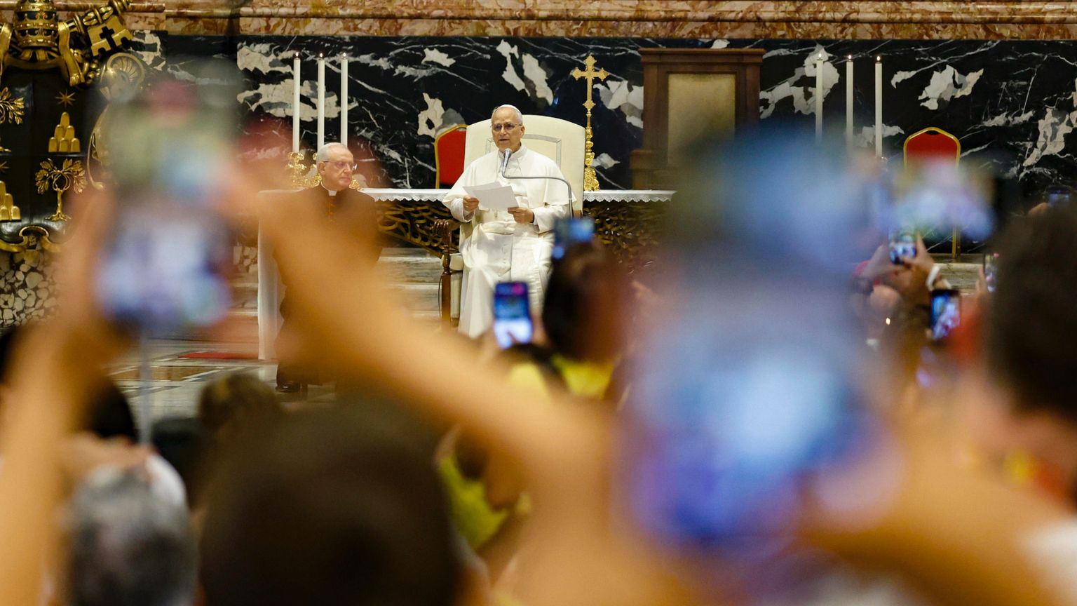 I preti? Non impauriti o celebrità in Rete, ma testimoni della gioia del Vangelo