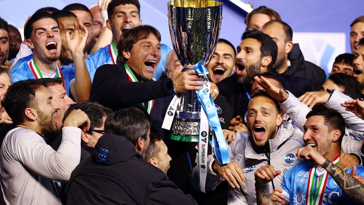 Conte d'Arabia: la Supercoppa fa tornare i conti al "cinepresidente" De Laurentiis
