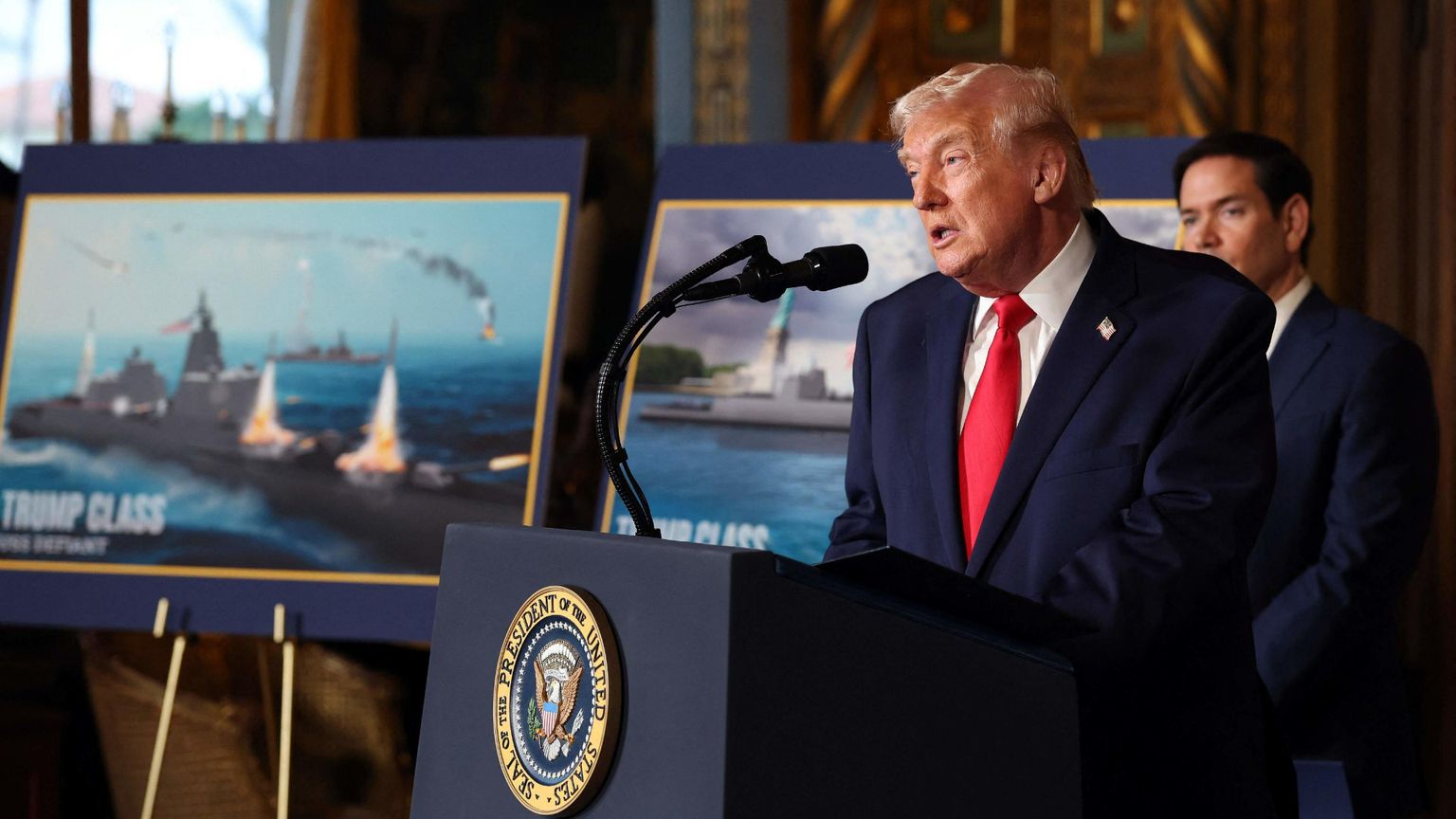 Trump lancia un piano per una nuova flotta militare, «la più potente mai vista»