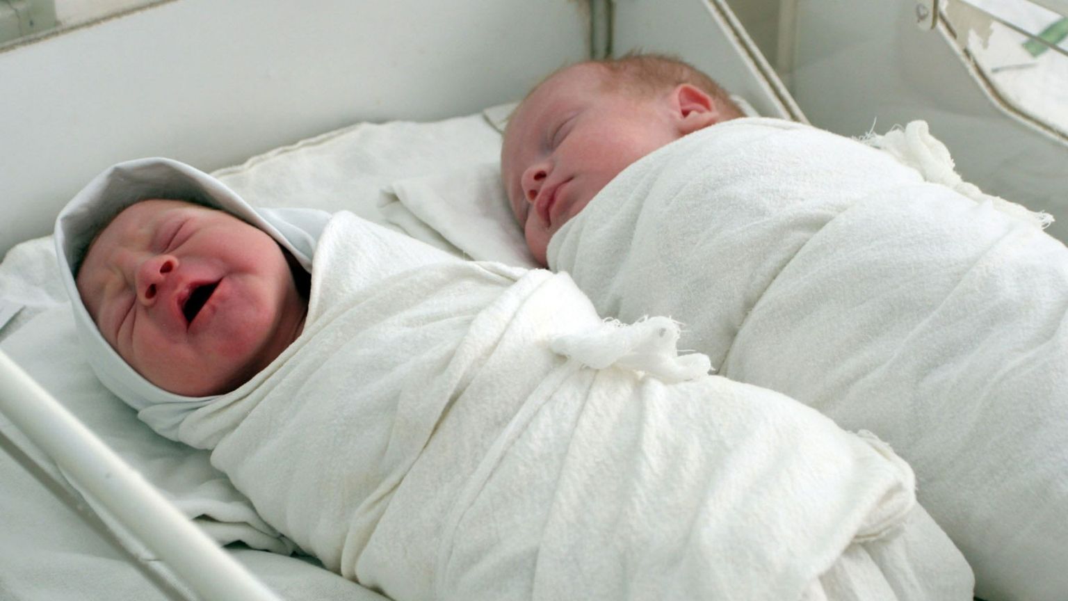 Due bimbi appena nati, in ospedale
