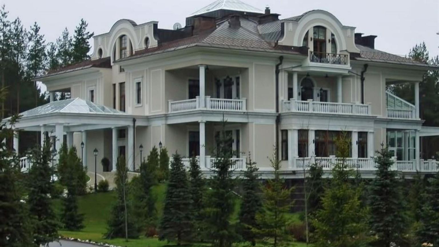 Mosca accusa Kiev: droni sulla residenza di Putin. La replica: bugie