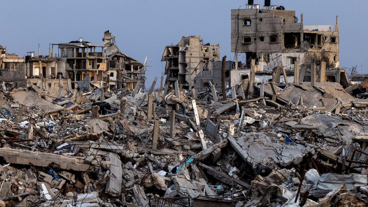 Chi rimuove le macerie a Gaza ha un'unica certezza: ci vorranno anni