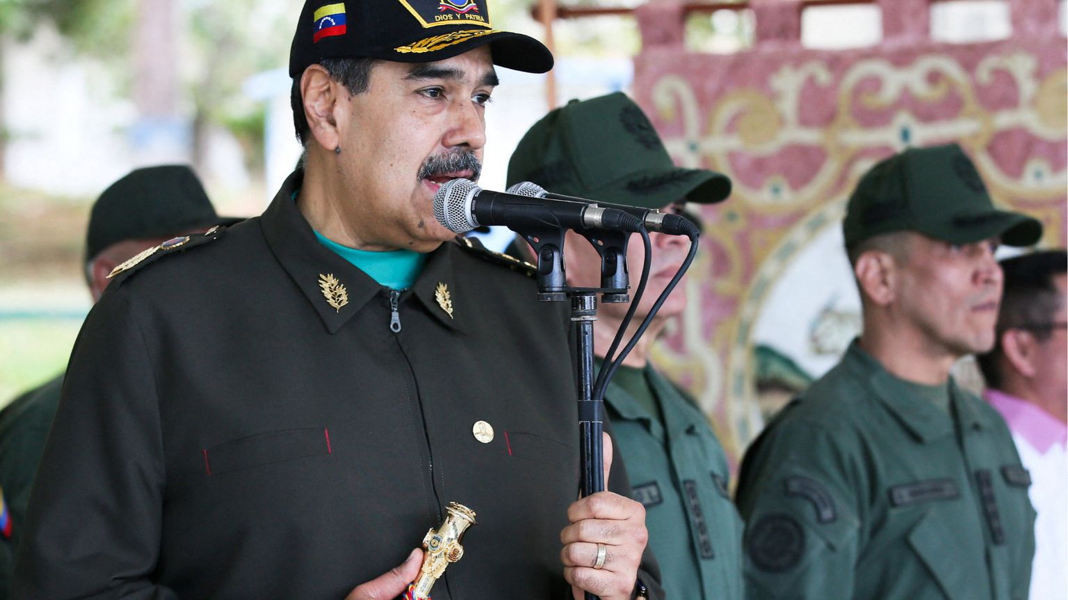 Maduro apre agli Usa: sono pronto a discutere di droga, petrolio e affari