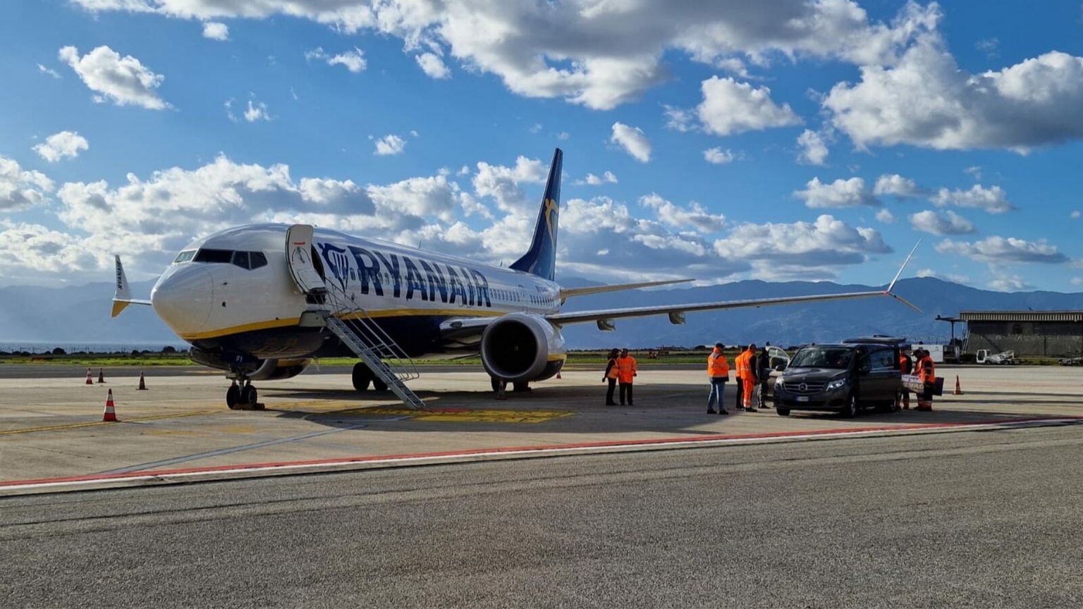 L'Antitrust sul caro voli: nessun cartello sulle rotte per Sicilia e Sardegna