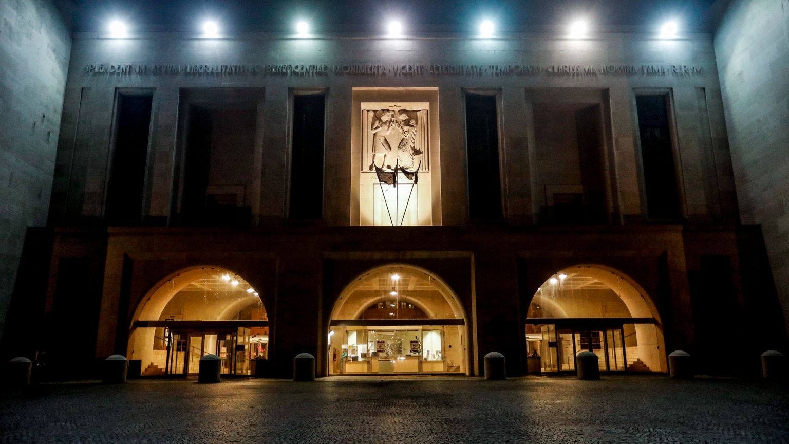 Una veduta esterna dell'ingresso principale dell'Ospedale Niguarda a Milano / Ansa Mourad Balti Touati