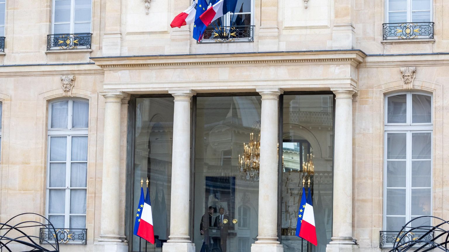 Francia: “aiuto a morire”, Macron vuole la legge. Ma il Senato lo frena
