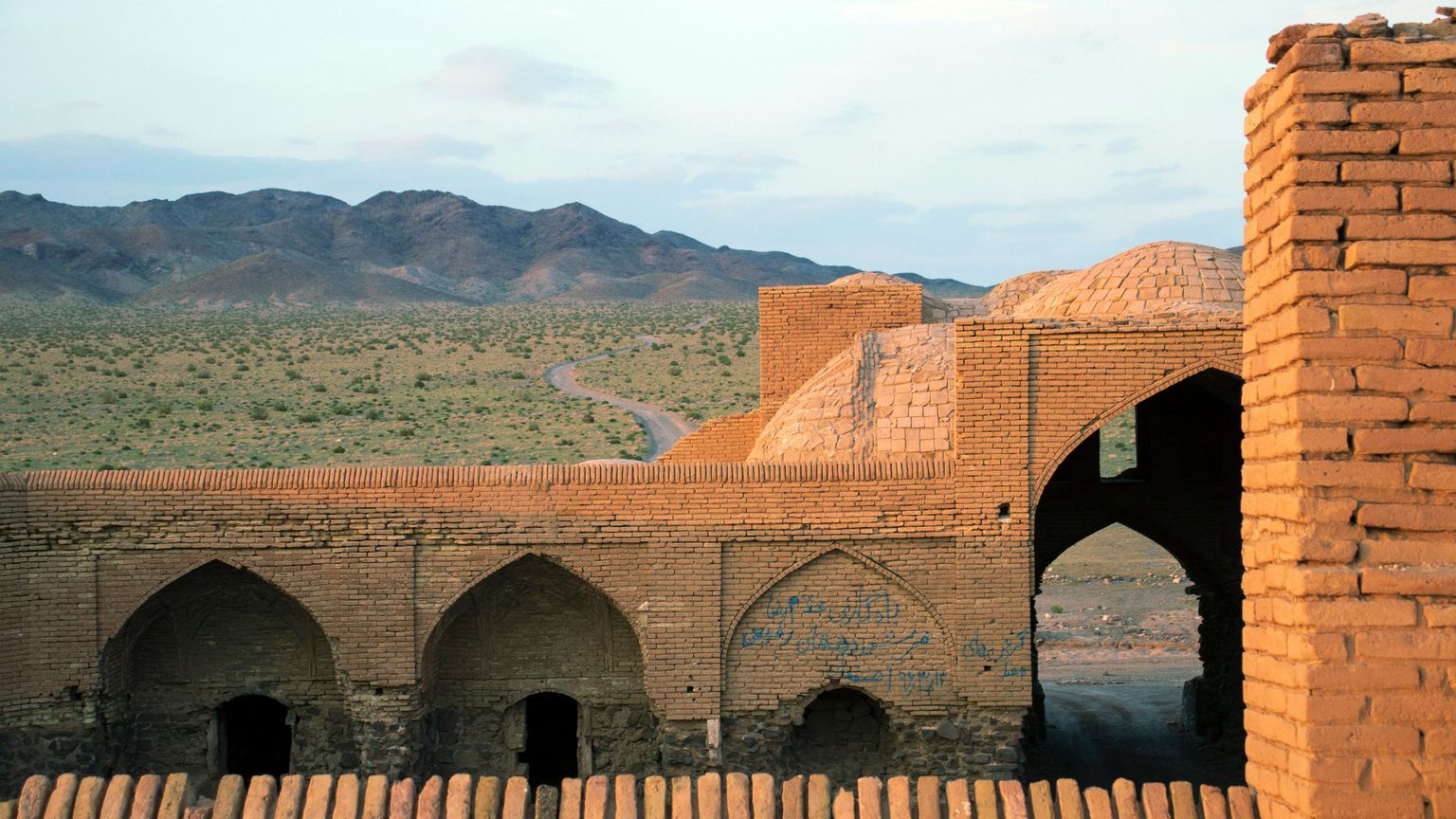 Bando all’esotismo, l’Oriente siamo noi