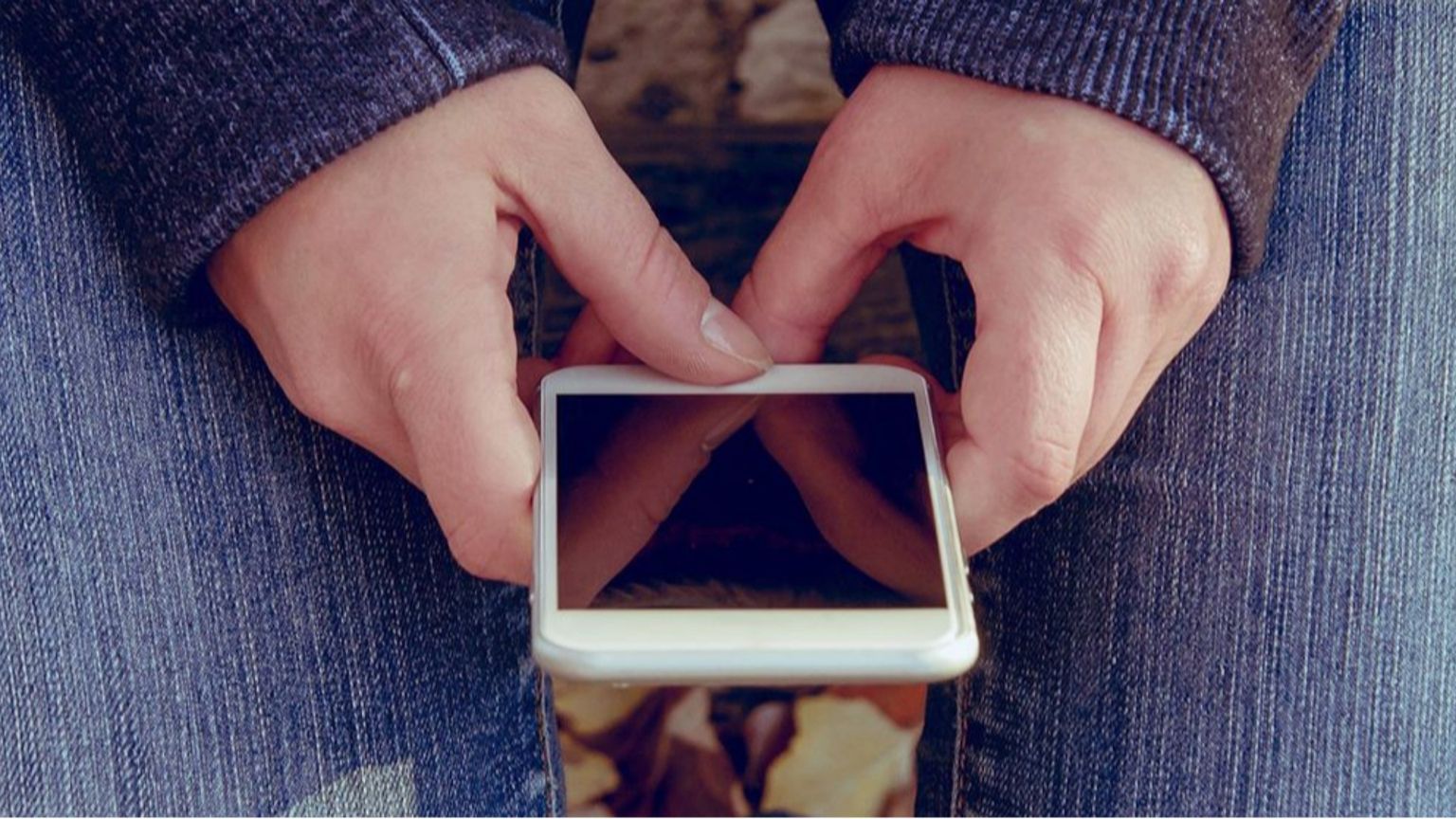 C'è un'età giusta per lo smartphone: per i pediatri è non prima dei 13 anni