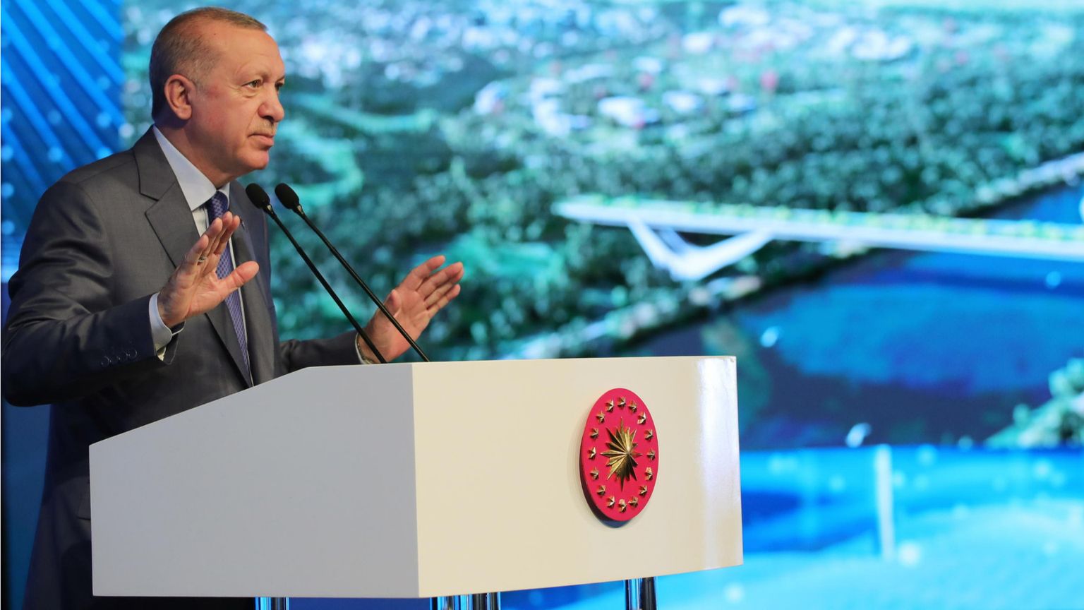 Il «secondo Bosforo» di Erdogan: unirà due mari, divide la Turchia