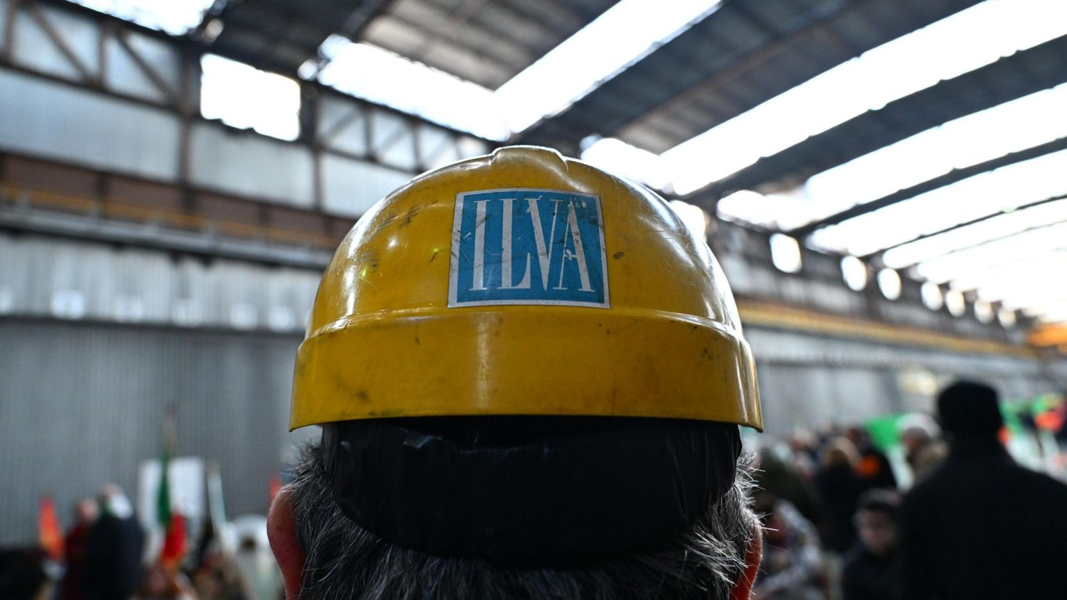 Incidente all'ex Ilva di Taranto, muore operaio. «Subito 24 ore di sciopero»