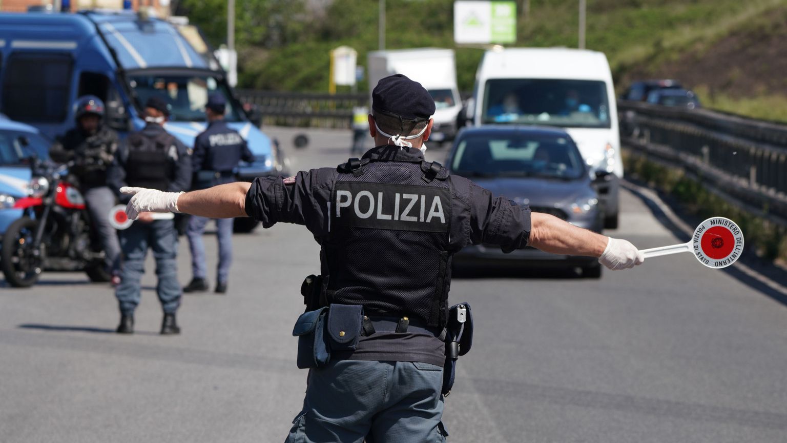 La Polizia Stradale dà i numeri: al volante non siamo messi bene