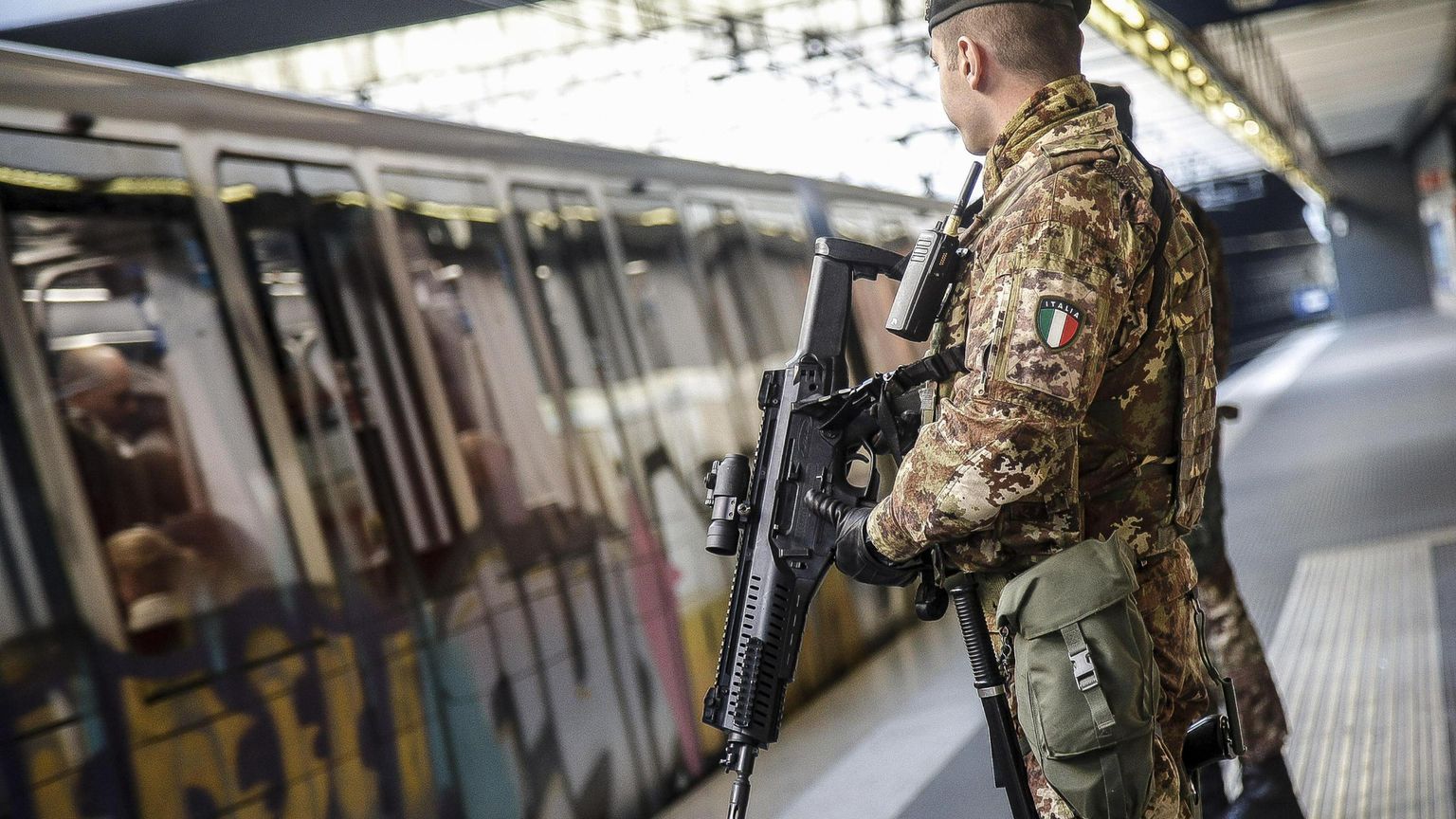 Sicurezza, militari e forze dell'ordine: perché il governo procede a vista