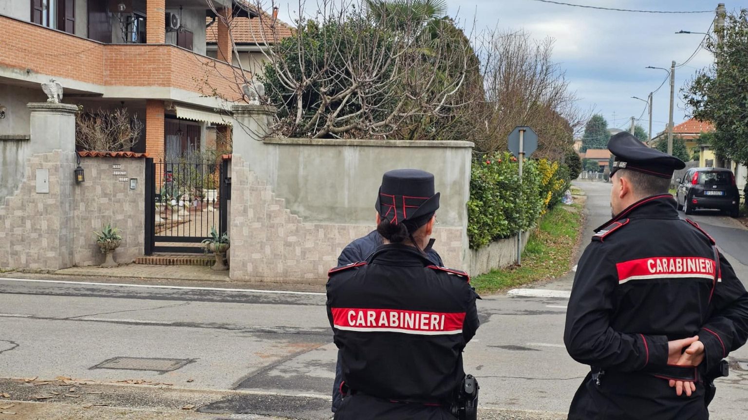 La villa in cui è stato ucciso un rapinatore a Lonate Pozzolo (Varese), 14 gennaio 2026. La vittima aveva 37 anni, si sarebbe introdotto con un complice per rubare in un appartamento ed è stato colpito dal padrone di casa con un coltello / ANSA