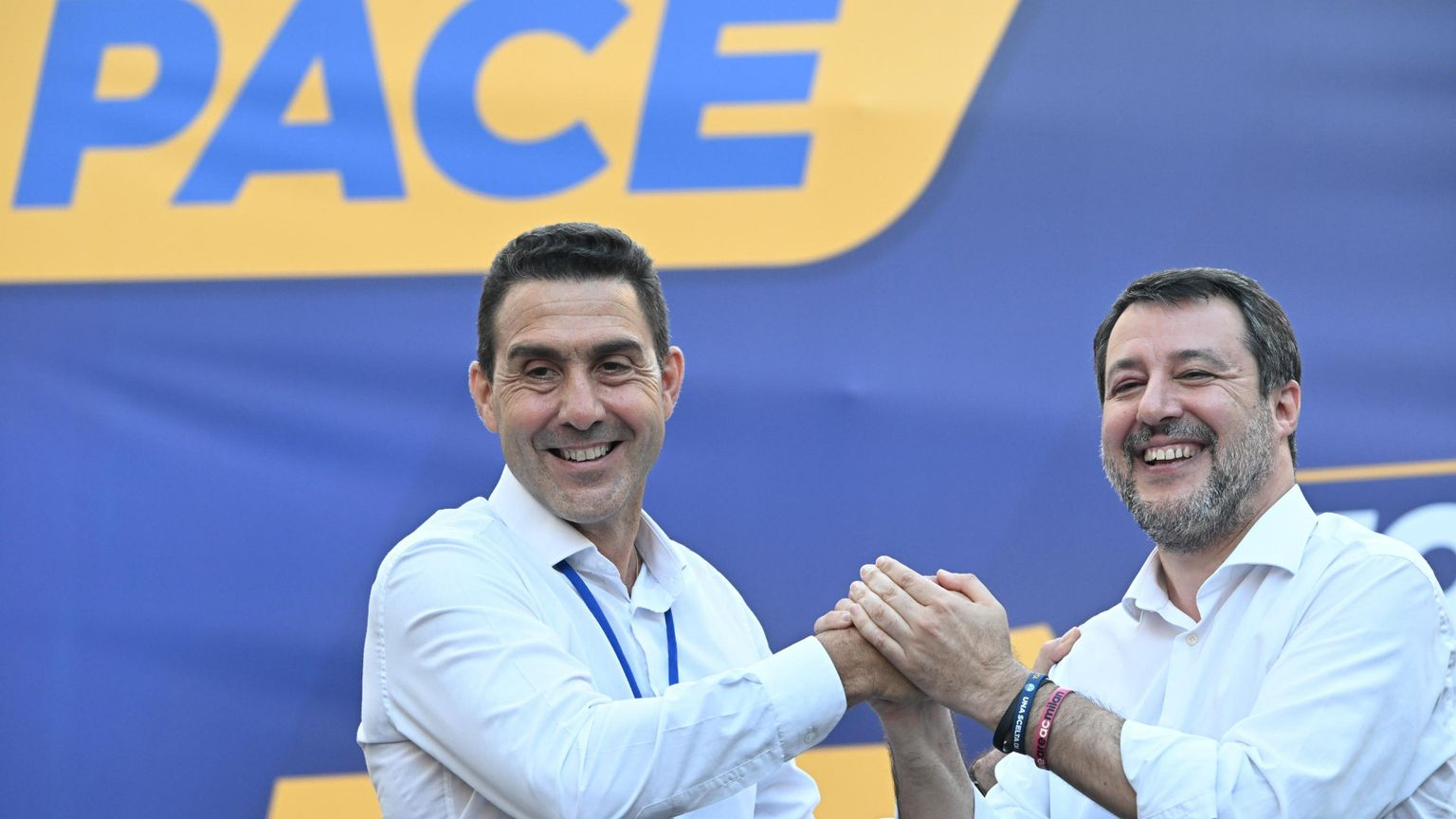 Un momento della manifestazione della Lega con Matteo Salvini e Roberto Vannacci in piazza Santi Apostoli a Roma