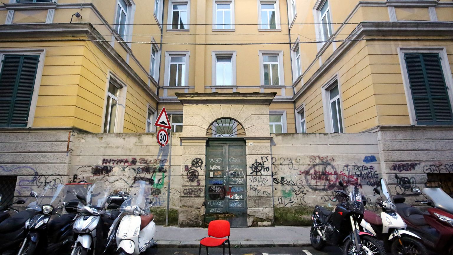 Il dolore e le paure degli studenti: «Come torneremo a scuola senza Aba?»
