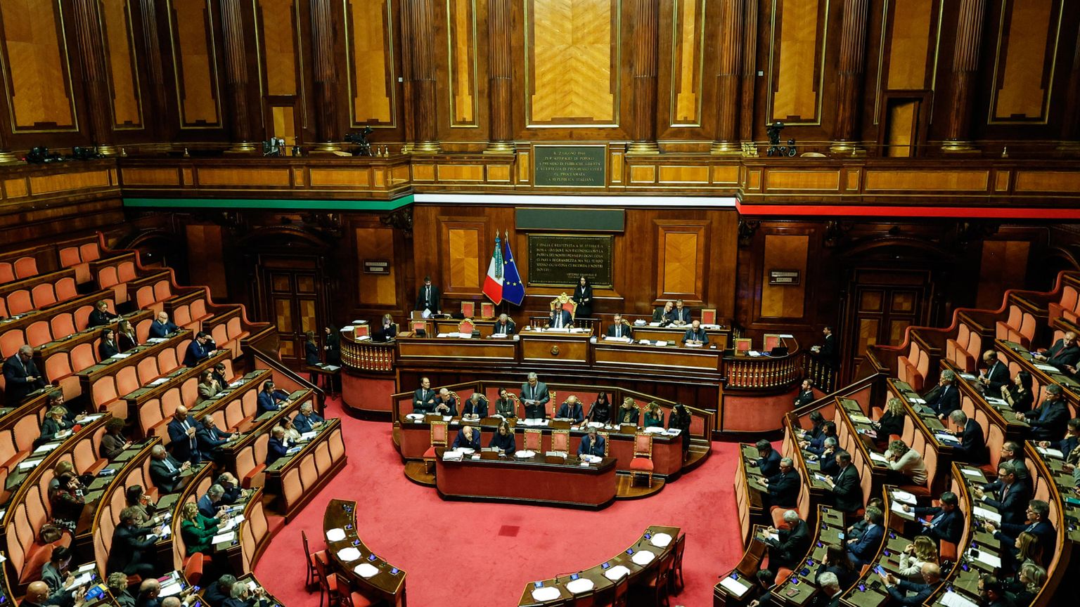 La legge sul fine vita avanti (molto) adagio. E c’è chi spera nello stallo