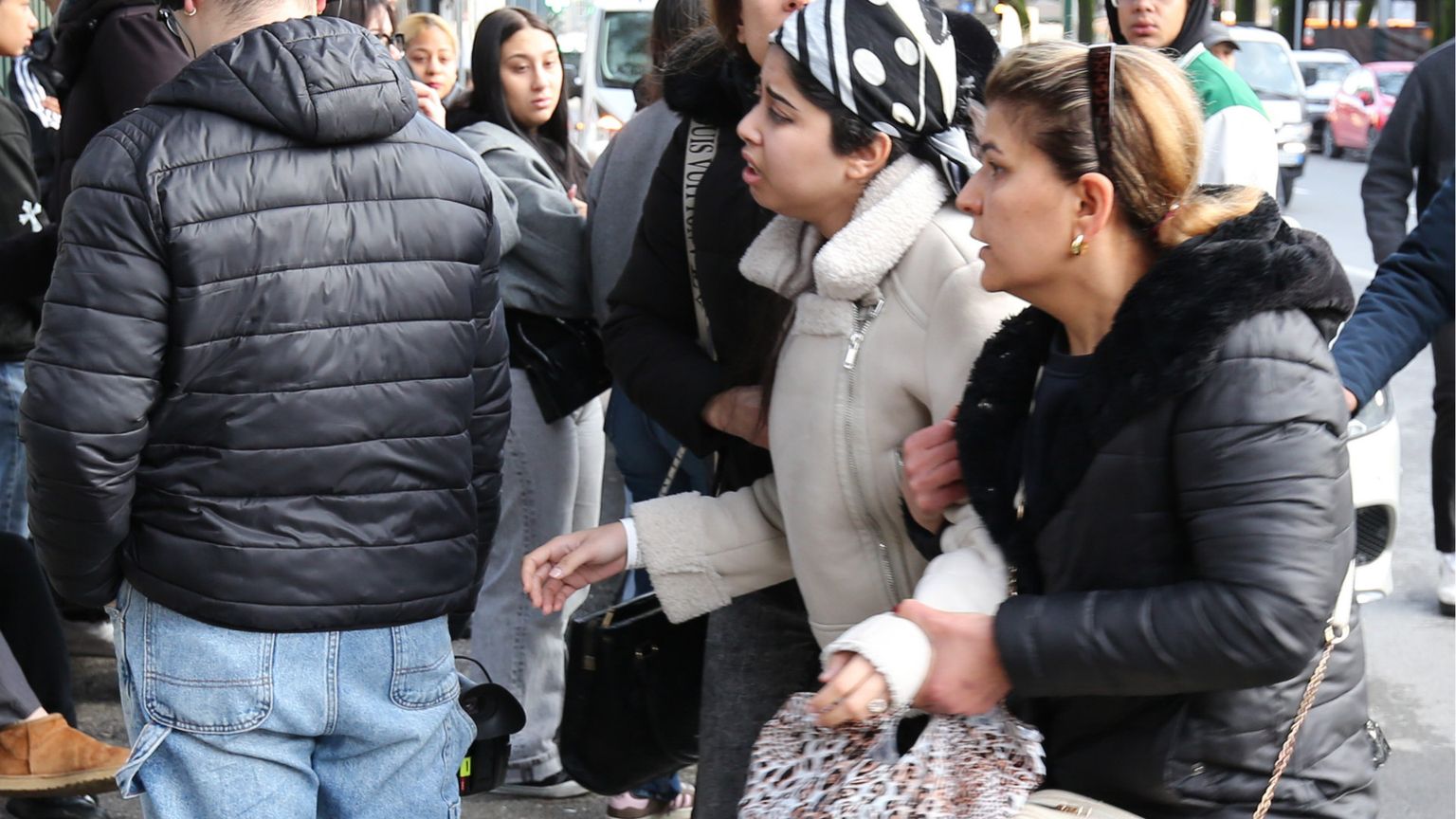 Giovani e coltelli, dalla strada alle scuole: è emergenza