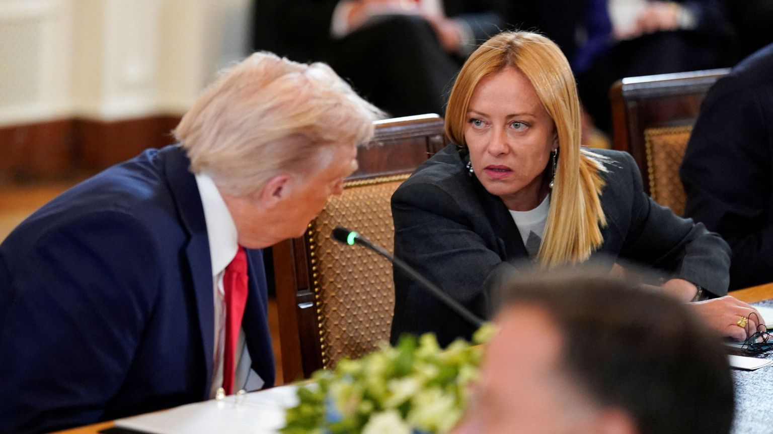 I dazi e la Groenladia: la nuova mission di Meloni tra Trump e Ue