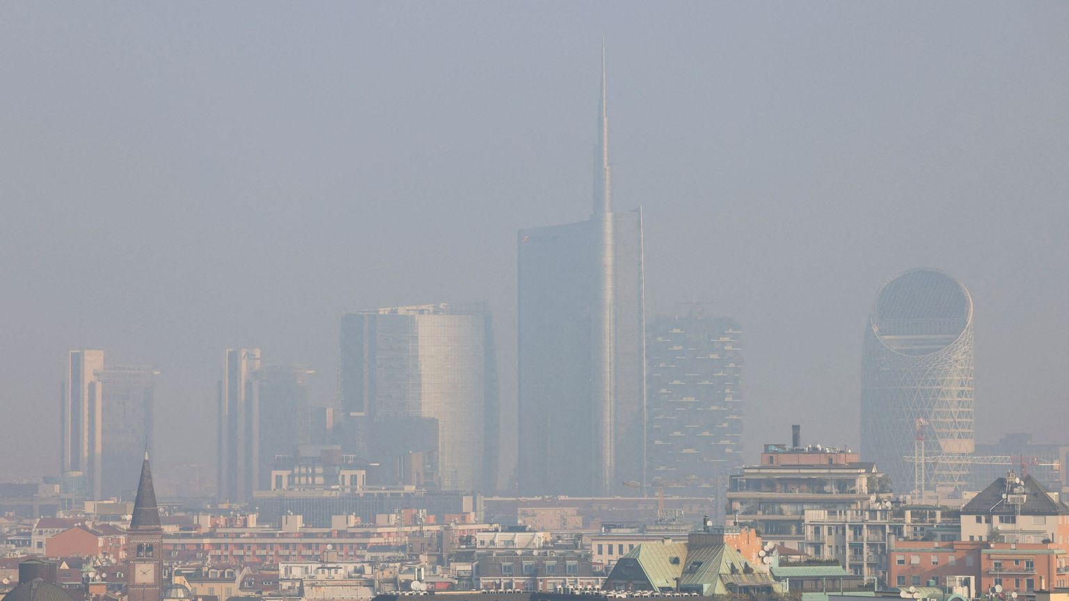 Smog, l'allarme dei medici: superati i livelli per la tutela della salute pubblica