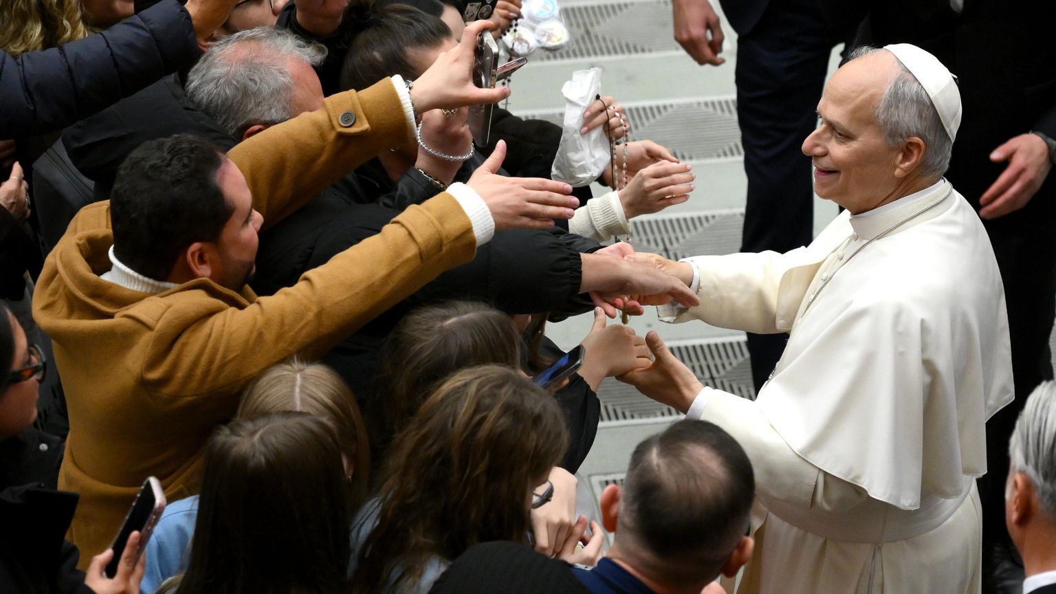 Il Papa: «La guerra è tornata di moda, preghiamo per la pace»