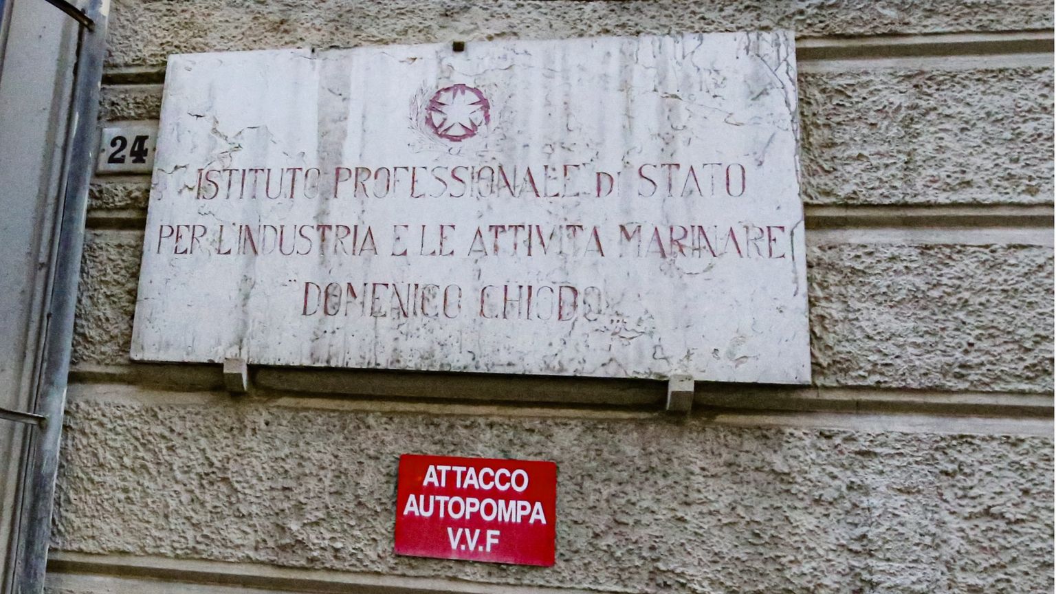 Una scuola di fantasmi e la svolta educativa che serve