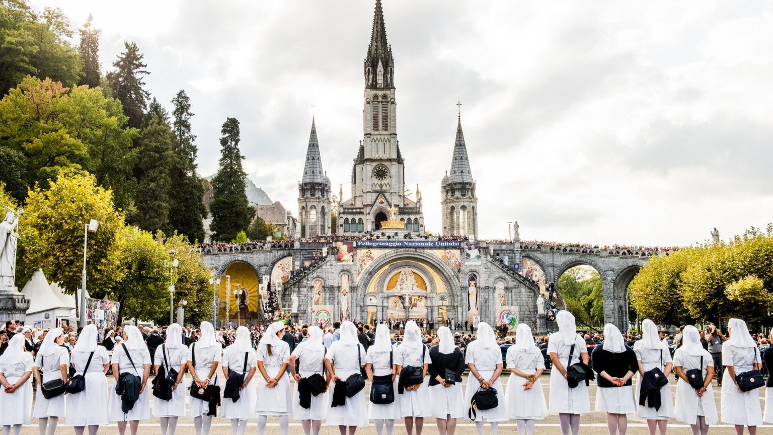 «Venite a Lourdes: troverete la risposta su fede, fraternità e fine vita»