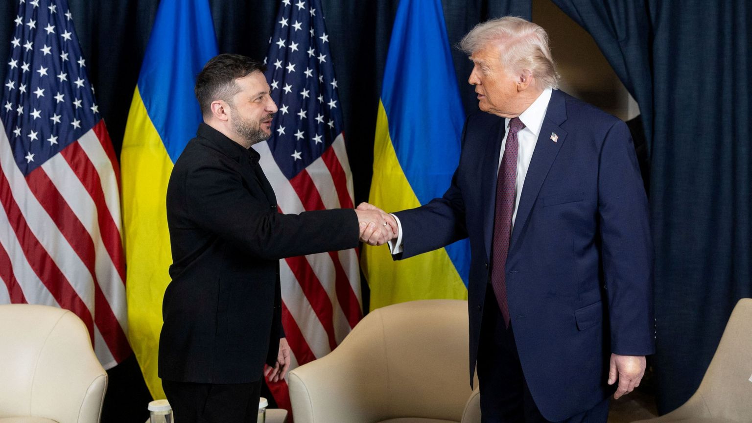 Zelensky con Trump a Davos
