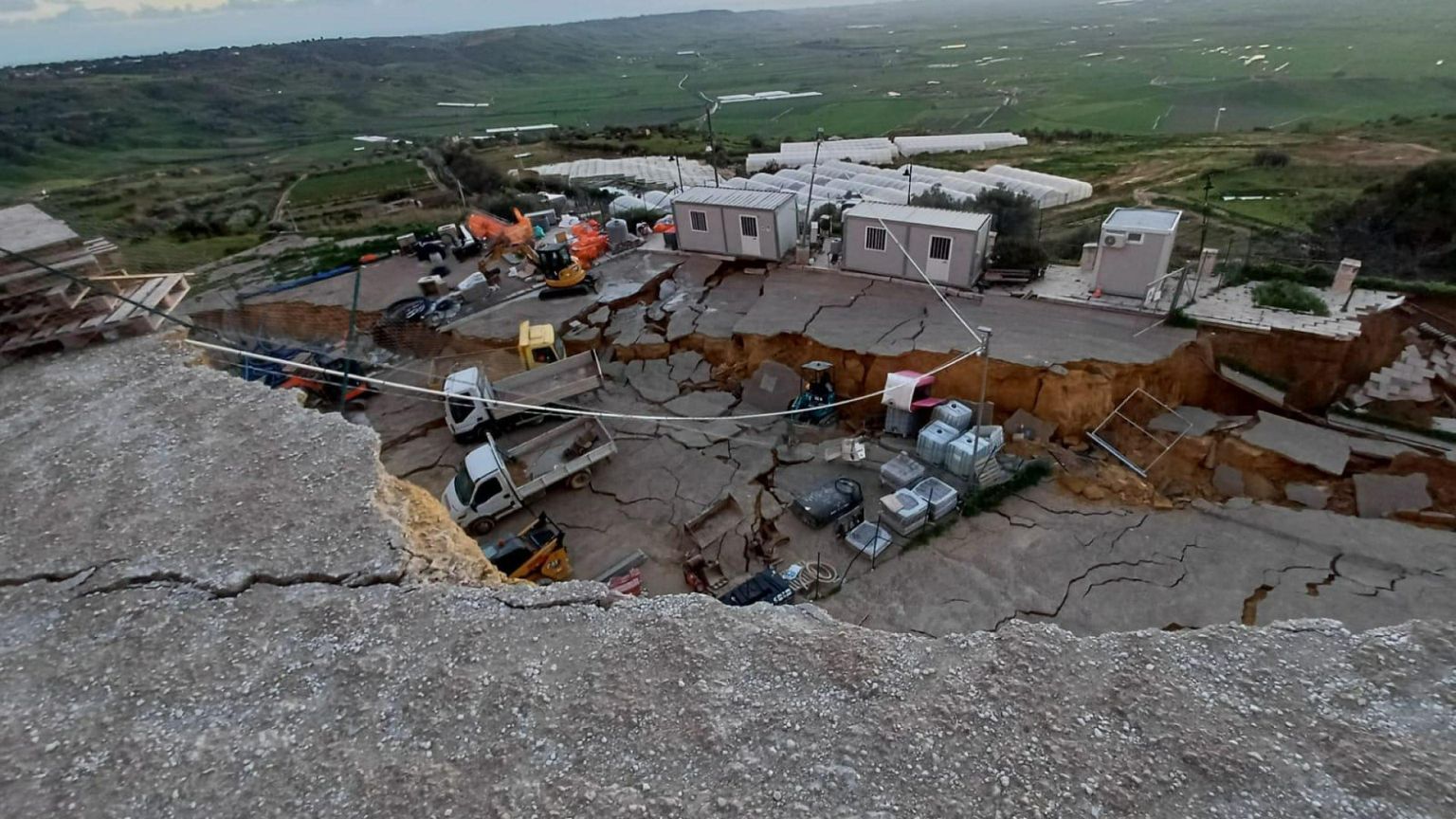 Peggiora la frana a Niscemi, in Sicilia. Il sindaco: "Situazione drammatica"