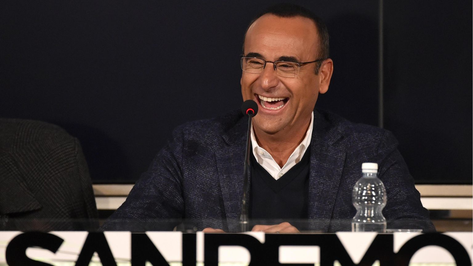 Carlo Conti a Sanremo in una foto di repertorio