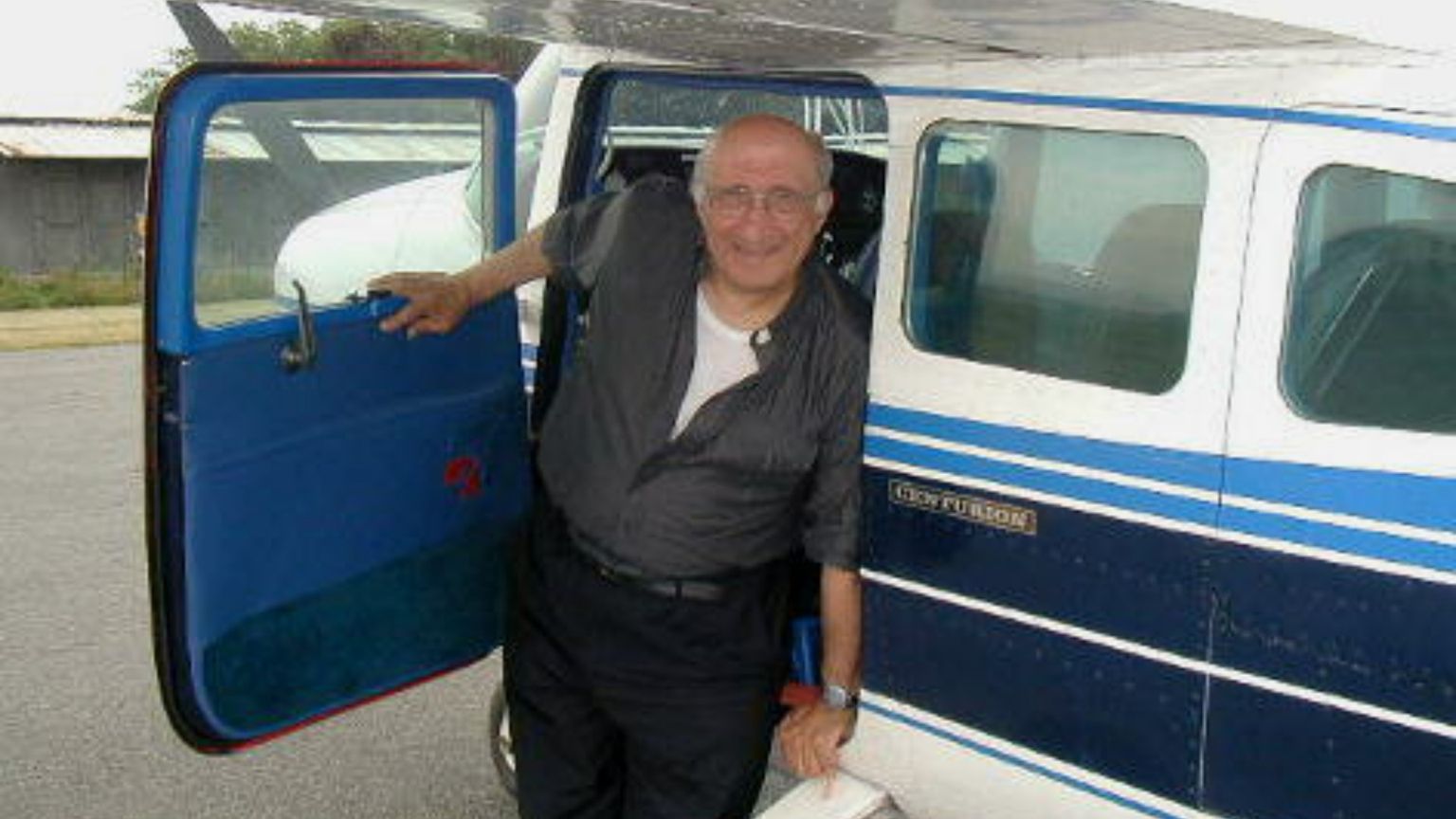 Don Paolo Gariglio, il prete-aviatore voce delle periferie di Torino