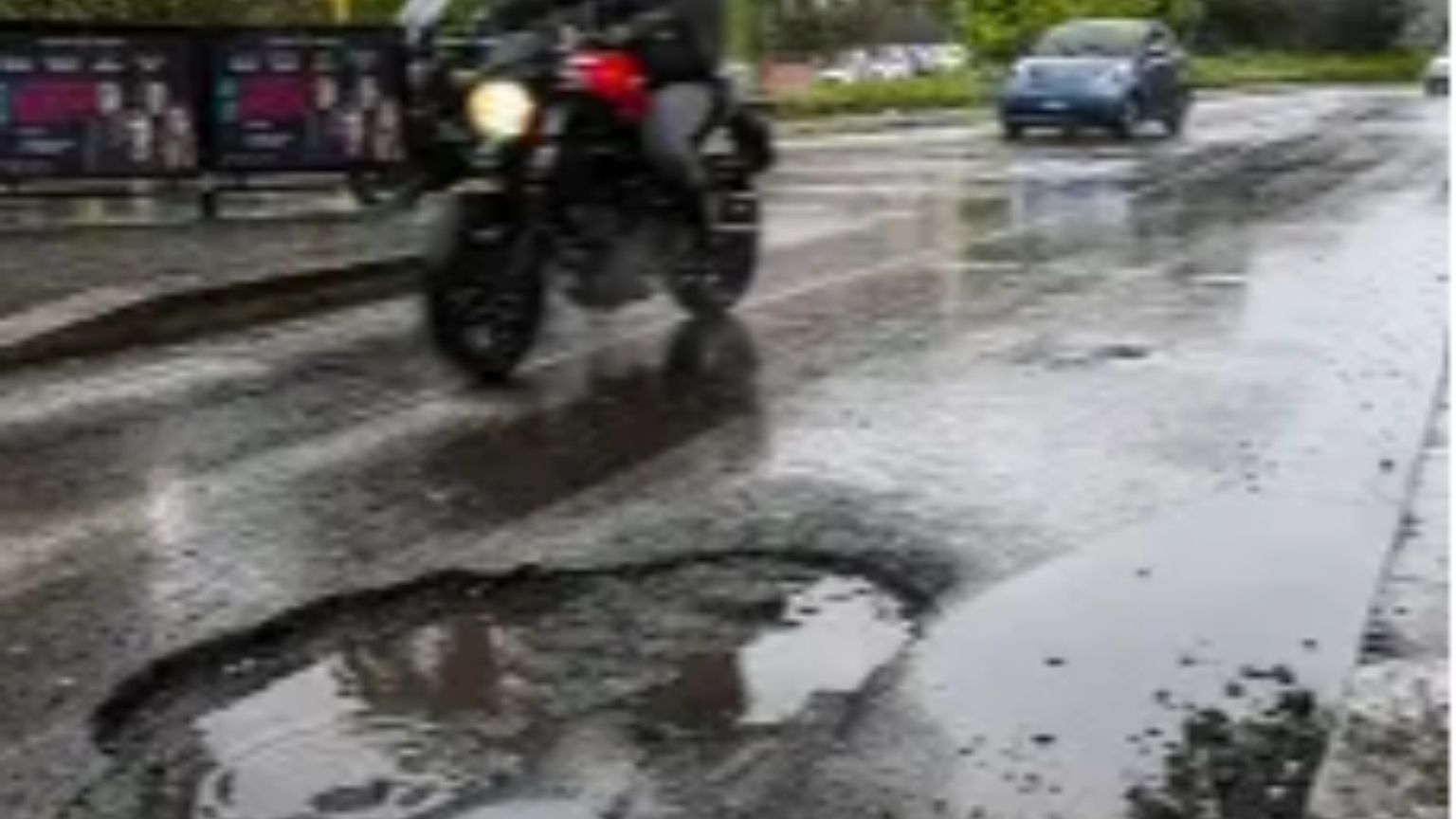 Roma migliora ma resta la capitale delle buche