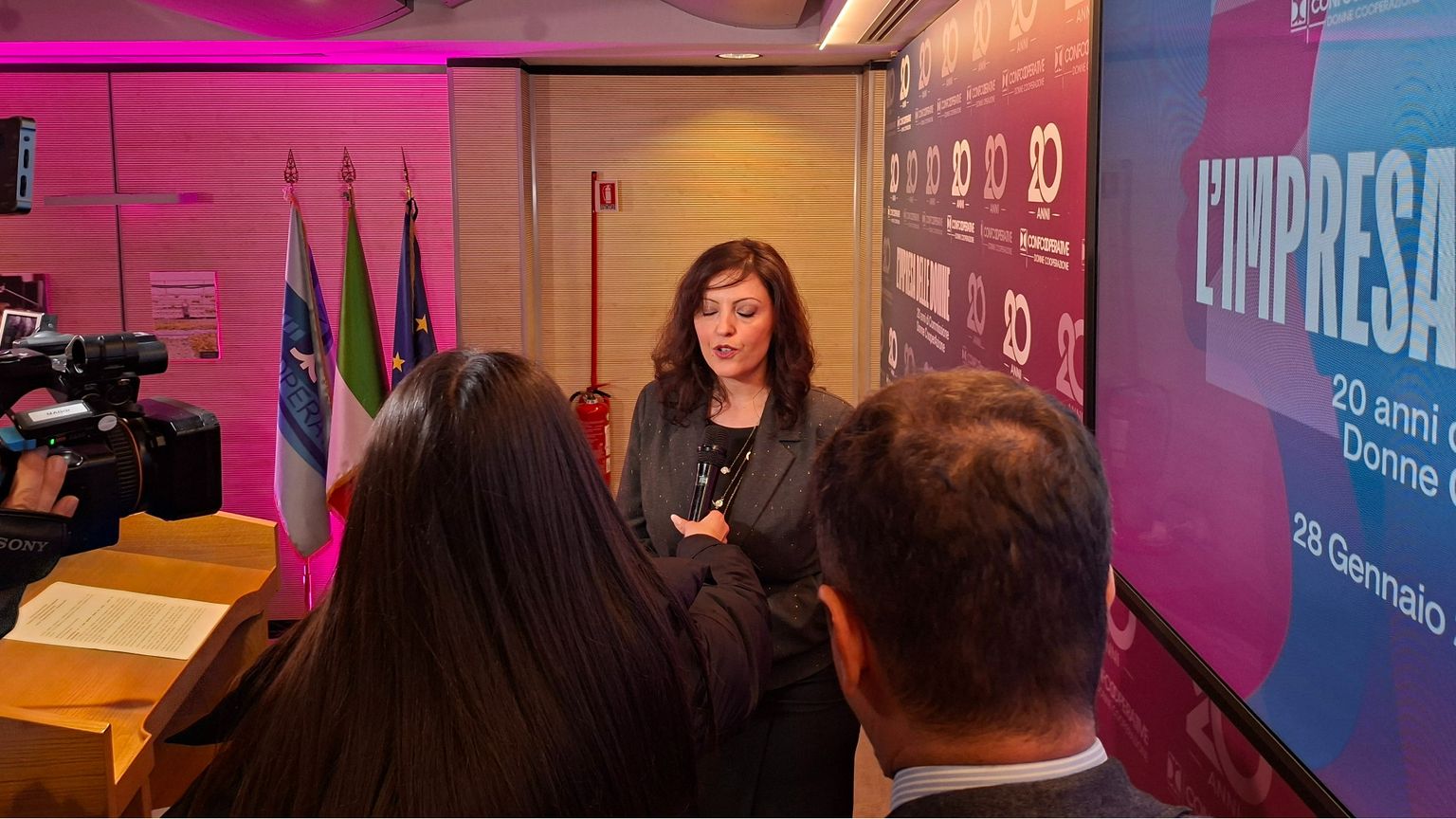 Il primato delle donne in cooperativa: sono il 61% degli occupati