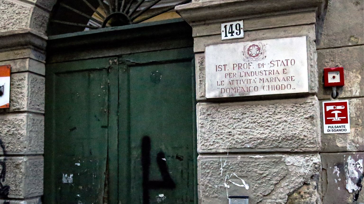 Metal detector a scuola: ecco la direttiva Piantedosi-Valditara