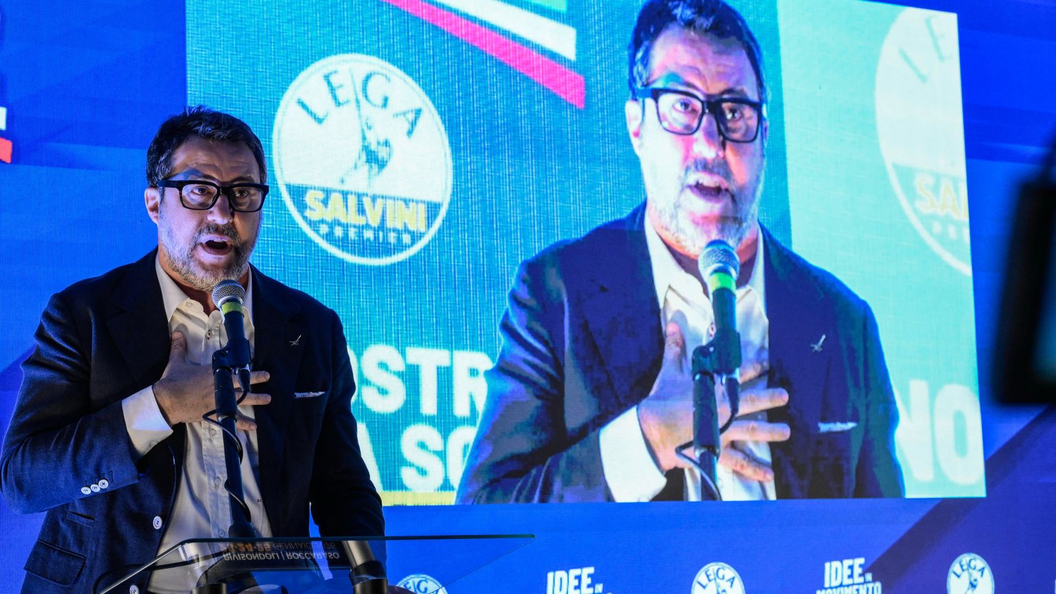 Lo "scarroccio a destra" della Lega, l'incognita Vannacci e il temporeggiatore Salvini