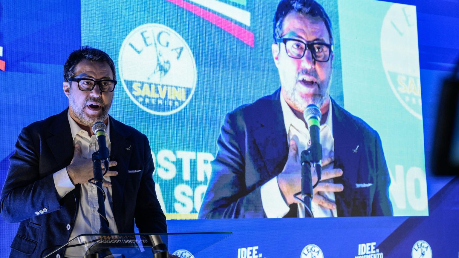Lo "scarroccio a destra" della Lega, l'incognita Vannacci e il temporeggiatore Salvini
