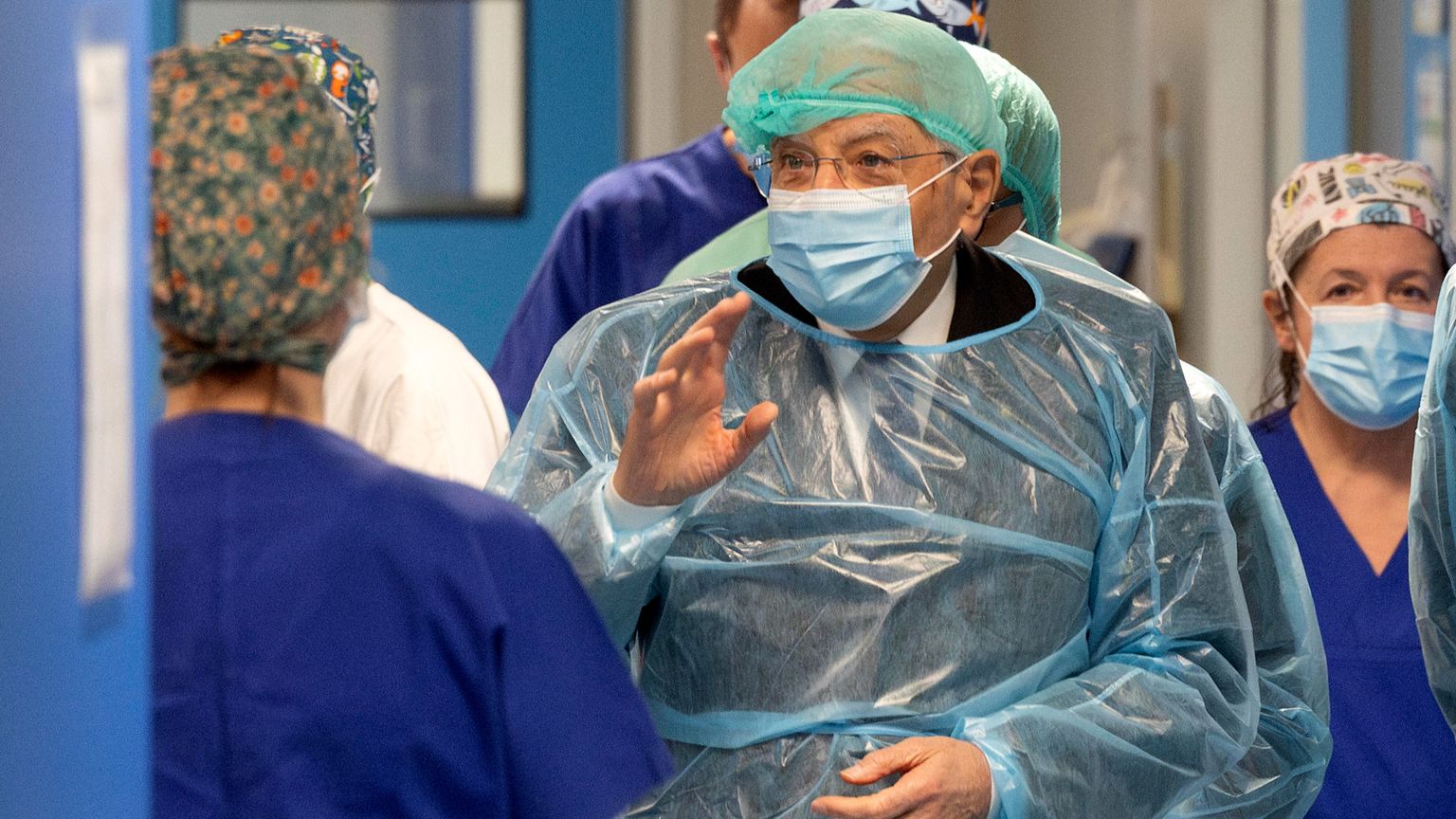 Mattarella a sorpresa al Niguarda