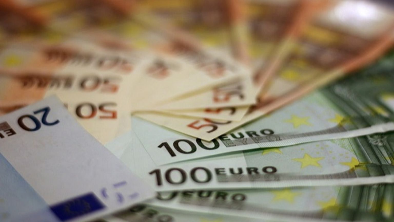 Quanto guadagnano i miei colleghi? Quel tabù italiano che ora vacilla