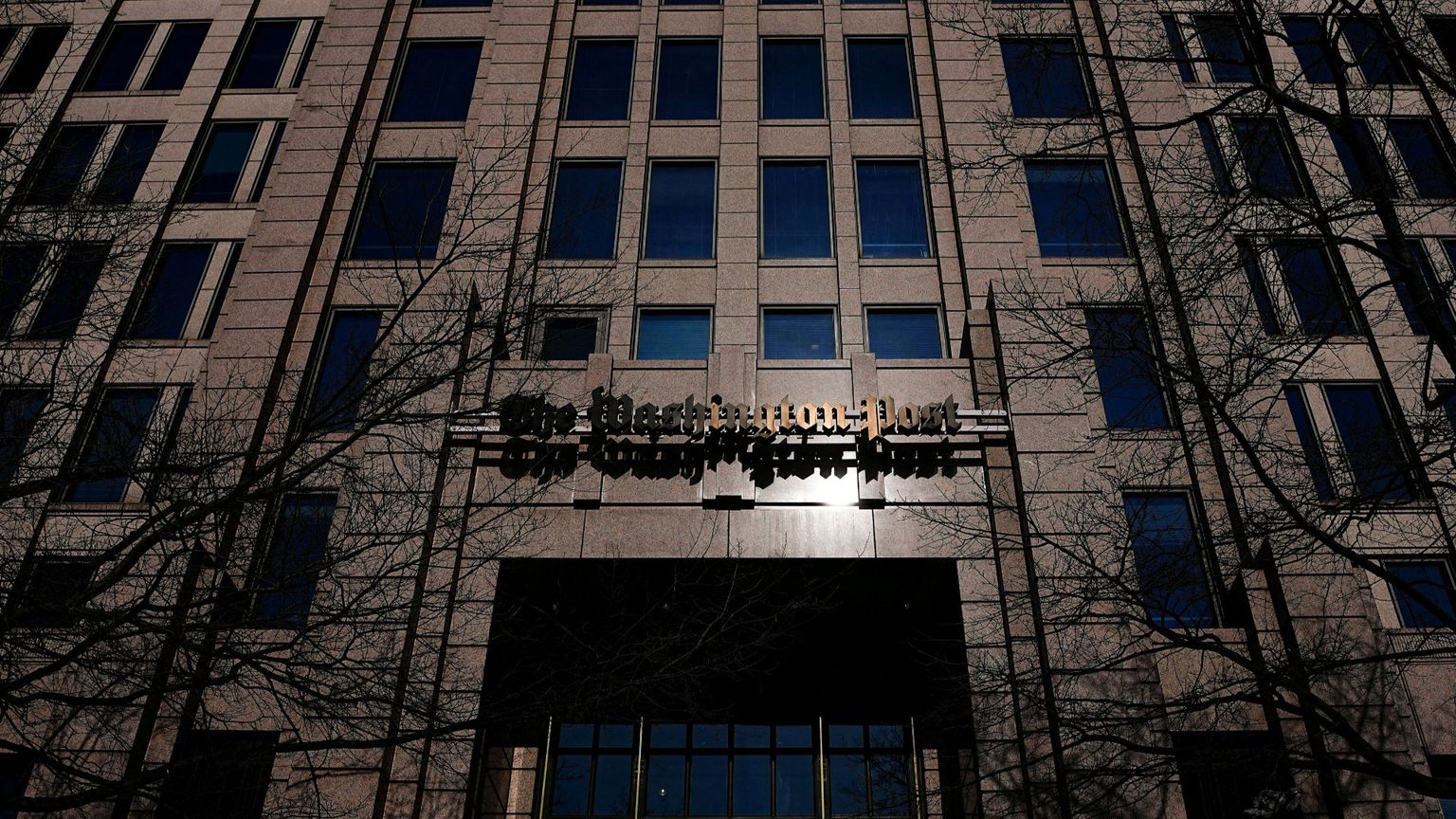 Convivere con il potere invece di vigilare. Il "Post" di Bezos