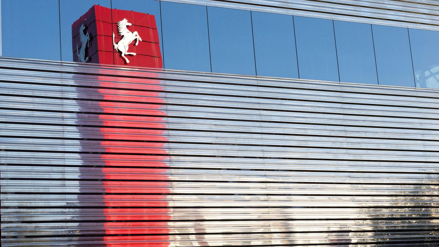 Alla Ferrari anche il premio di competitività è di lusso